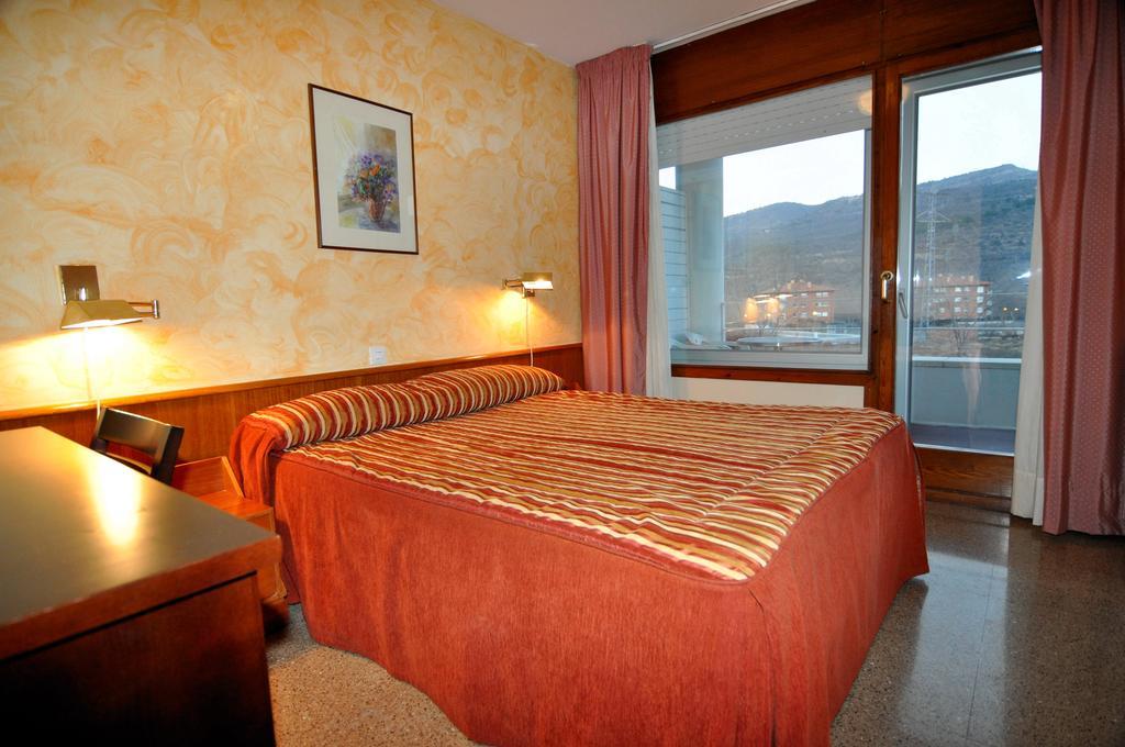 Hotel Sole Pobla de Segur Room photo