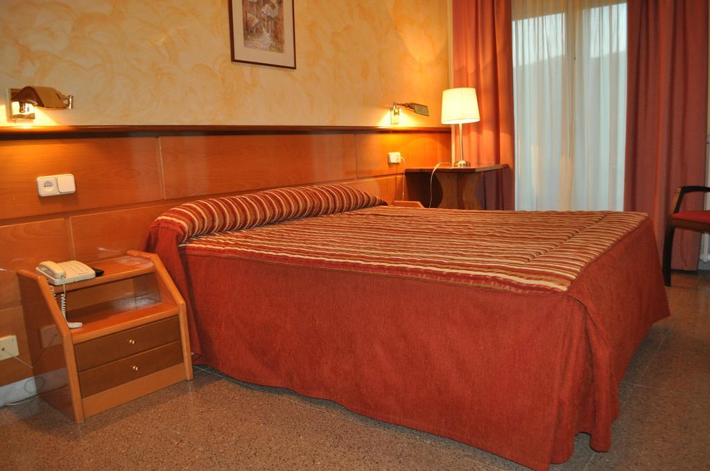 Hotel Sole Pobla de Segur Room photo
